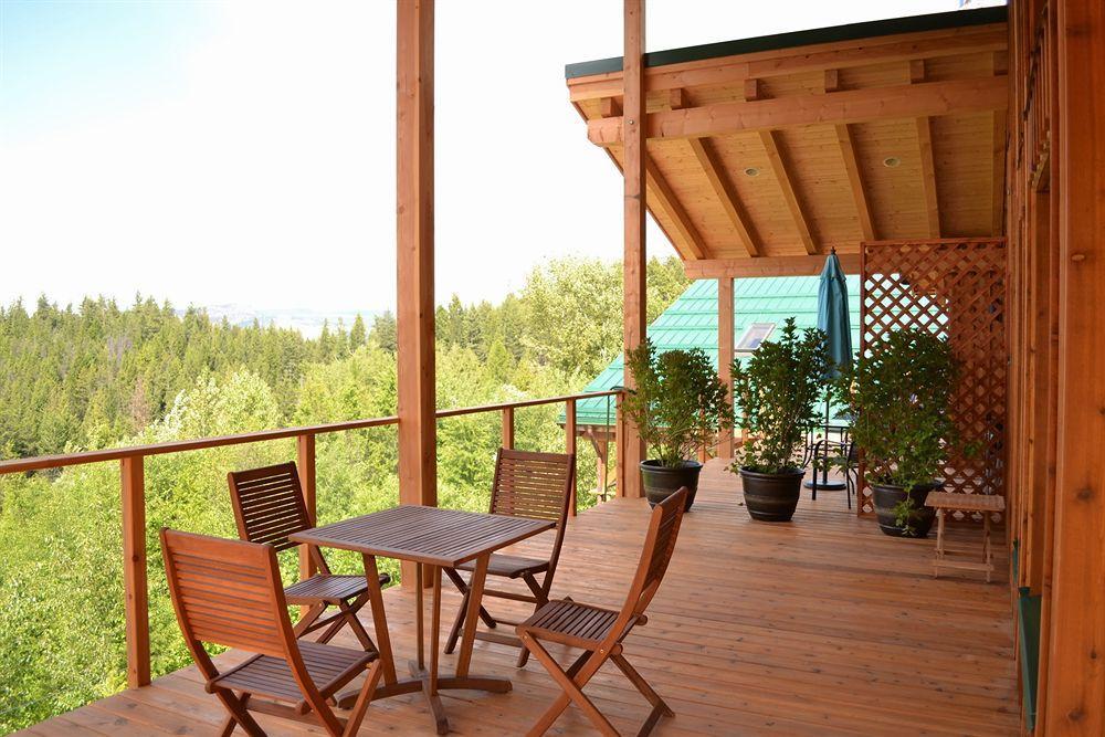 Myra Canyon Lodge Келоуна Экстерьер фото
